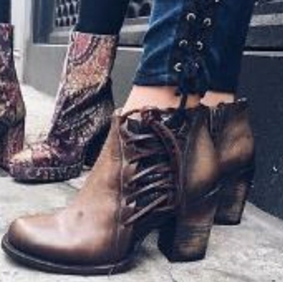 Sassy Corsetted Freebird Distressed Leather Bootie - Picture 8 of 16